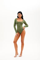 Body Manga Longa Decote Quadrado Curve Dupla Face Verde com Off White
