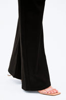 Calça Jeans Wide Leg Modeladora Cós Médio Barra Tradicional Preto Intenso