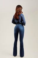 Calça Jeans Flare Modeladora Curva dos Sonhos Cós Médio
