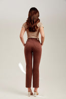 Calça Jeans Reta Modeladora Cós Alto Barra Corte a Laser Coffee