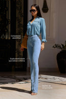 Calça Jeans Boot Cut Modeladora Inesquecível Cós Médio Clara