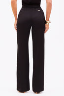 Calça Alfaiataria de Viscose Acetinada Essence Preta