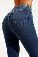 Calça Jeans Reta Modeladora Essencial Cós Super Alto Barra Corte a Laser