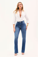 Calça Jeans Boot Cut Modeladora Inesquecível Cós Médio
