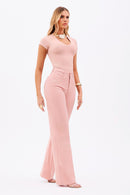 Calça Jeans Wide Leg Modeladora Cós Super Alto Barra Desfiada Rosa