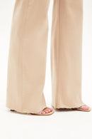 Calça Jeans Wide Leg Modeladora Cós Super Alto Barra Corte a Laser Nude