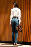 Calça Jeans Reta Modeladora Essencial Cós Super Alto Barra Corte a Laser