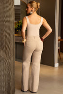 Calça Jeans Wide Leg Modeladora Cós Super Alto Barra Corte a Laser Nude